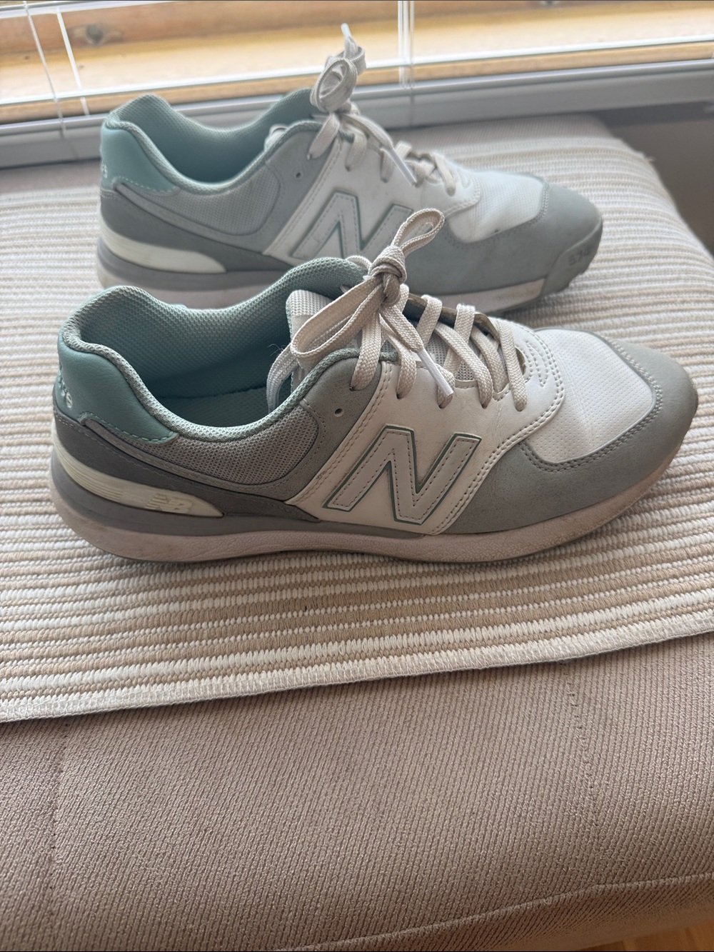 New Balance Women's 574 Greens v2 Spikeless Golf Shoes- 8.5